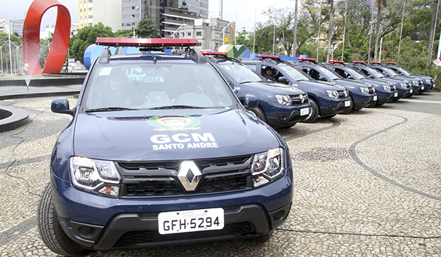 Prefeitura de Santo André entrega oito novas viaturas para a Guarda Civil Municipal3