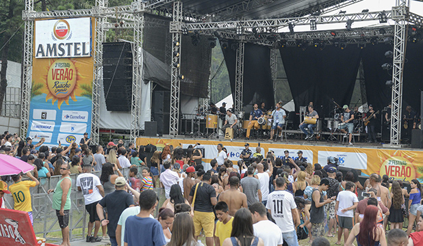 Inimigos da HP agitam o público no segundo dia do Festival de Verão do Riacho Grande