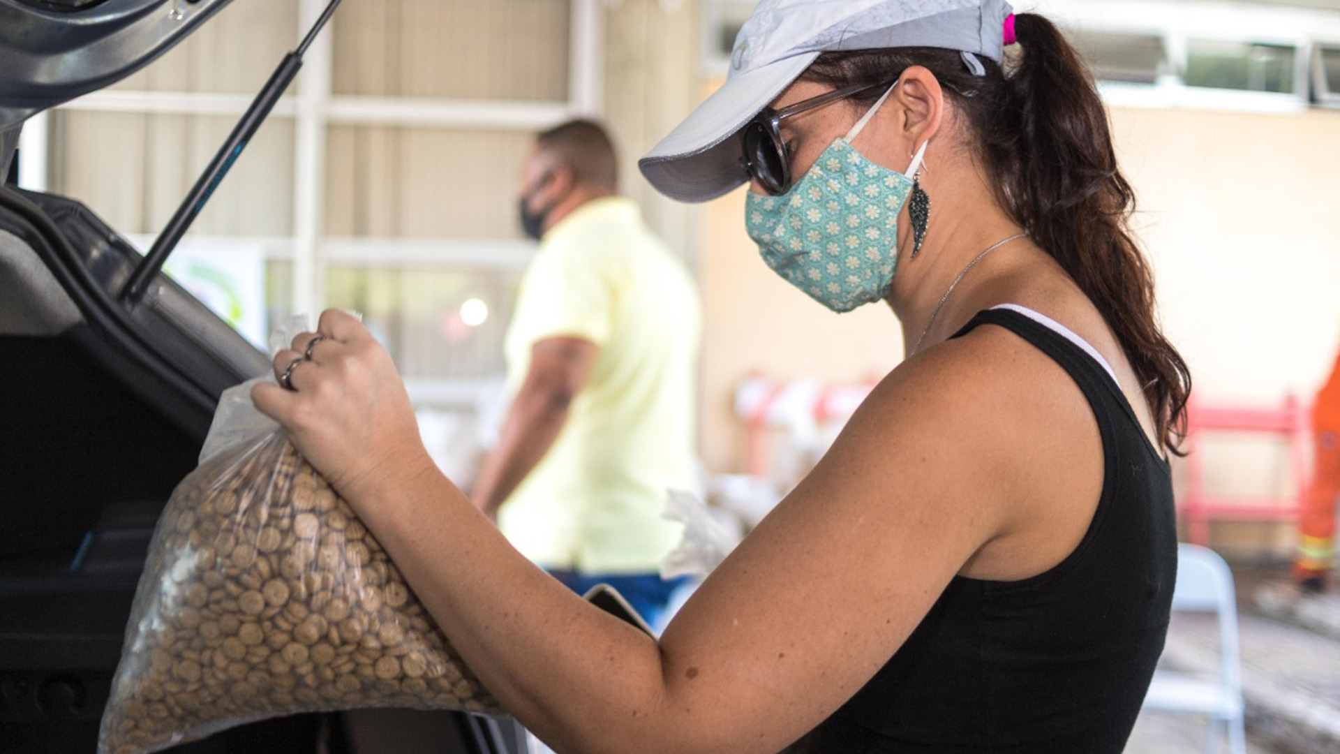 Neste Sabado tem Drive thru do Moeda Pet que acontece no estacionamento da Sabina