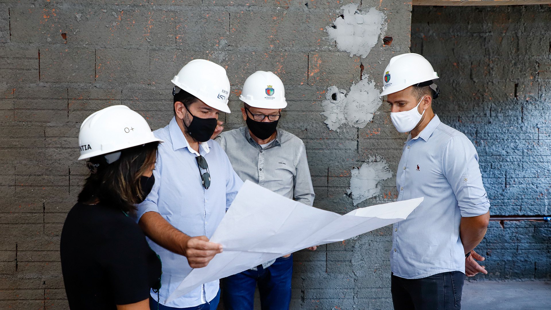 Tite Campanella visita obras da nova escola do Bairro Fundacao em Sao Caetano