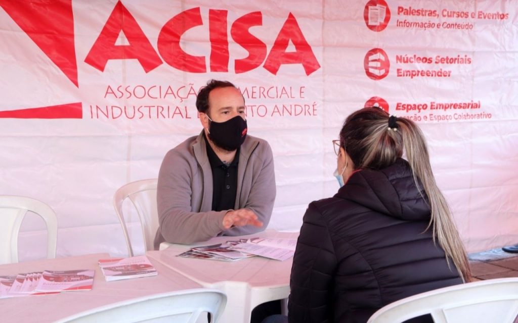 Ação de apoio a empreendedores dos bairros volta ao atendimento presencial em Santo André