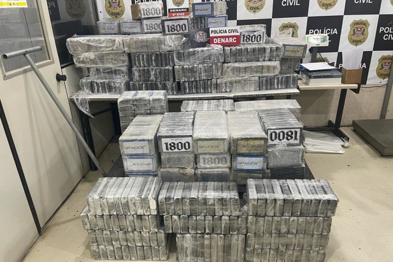 Denarc apreende 1 2 tonelada de cocaína avaliada em mais de R 30