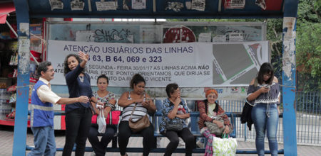 Santo André muda parada de ônibus usuários reclamam