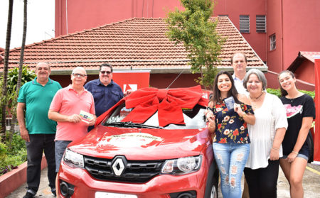 Acisa entrega prêmios aos ganhadores de sua campanha de Natal