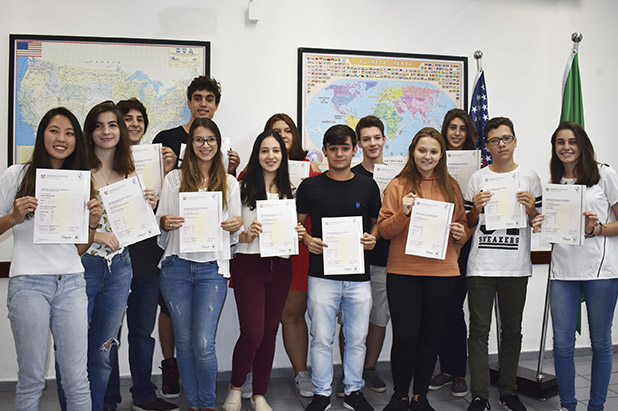 Estudantes do ABC recebem certificação internacional