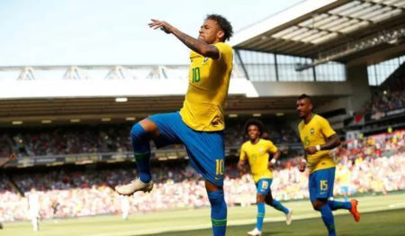 Brasil vence Croácia por 2 x 0 com gols de Neymar e Firmino