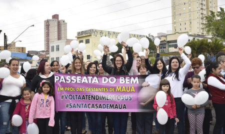 Passeata pela renovação do contrato do SUS com a Santa Casa de Mauá leva a população para a rua