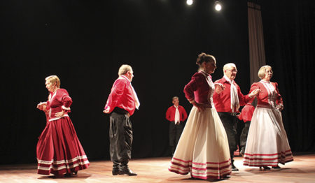 Teatro Municipal terá dois espetáculos no fim de semana