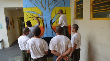 Por meio da arte jovens ‘dão vida’ aos espaços de convivência da Fundação Casa em Santo André