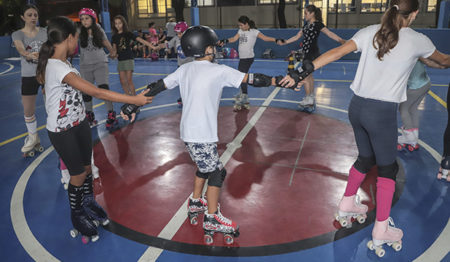 Cesa Vila Floresta tem aulas de patinação para a comunidade