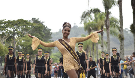 Moradores prestigiam Desfile Cívico em homenagem ao aniversário de Ribeirão Pires