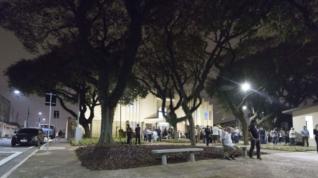 Prefeitura revitaliza Praça do Cruzeiro na Vila Curuçá