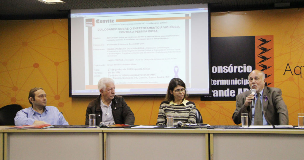 Em palestra no Consórcio ABC especialistas alertam sobre abandono e violência contra pessoa idosa