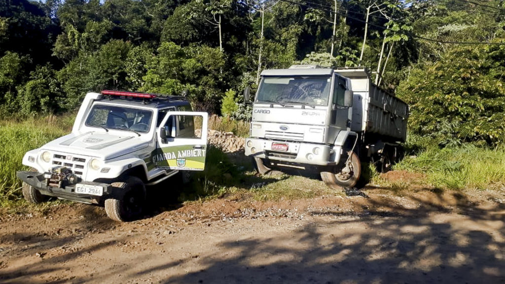 Guarda Ambiental de São Bernardo flagra descarte irregular em área de proteção permanente