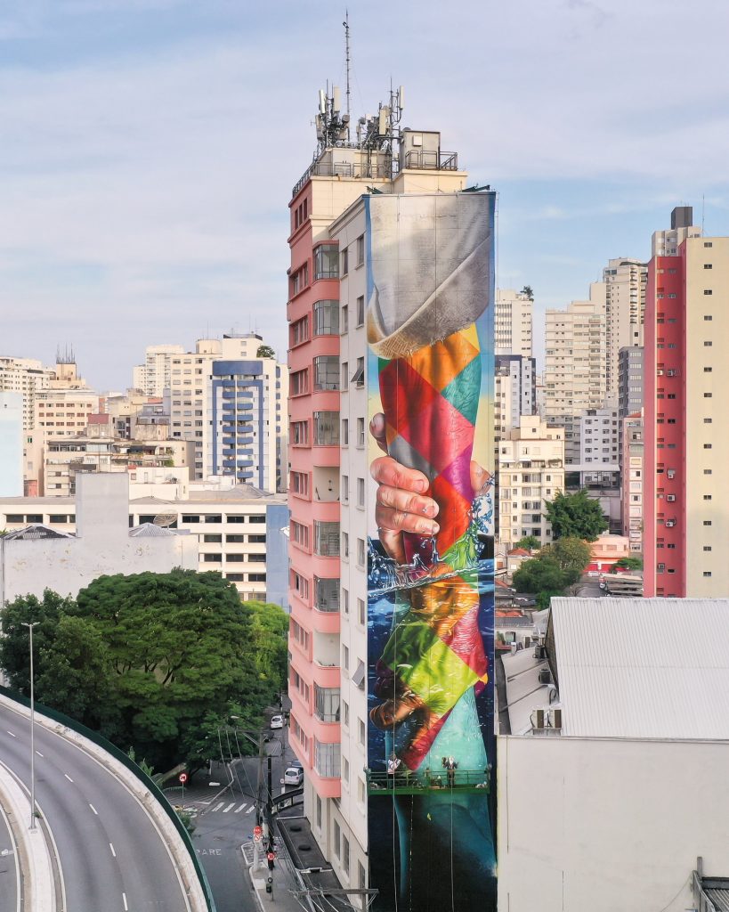 a mao de deus novo mural de eduardo kobra8632603525262710529