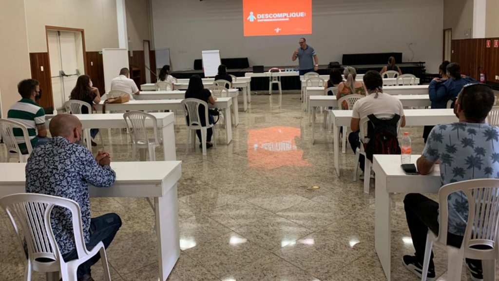 Curso presencial na ACISBEC revela demanda de empreendedores por necessidade apos perda de emprego