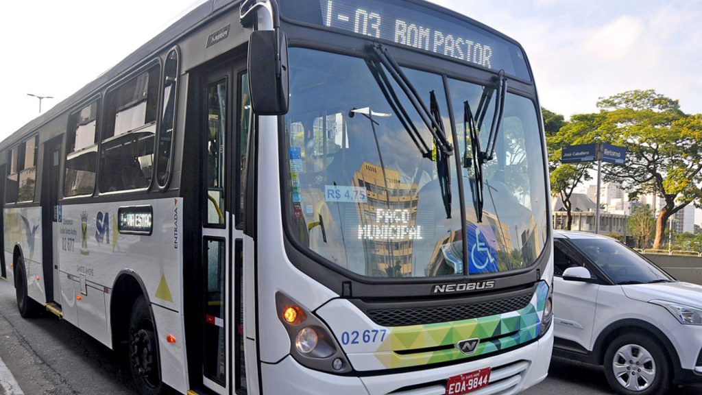 Onibus municipais de Santo Andre interrompem circulacao das 22h as 4h a partir desta terca feira