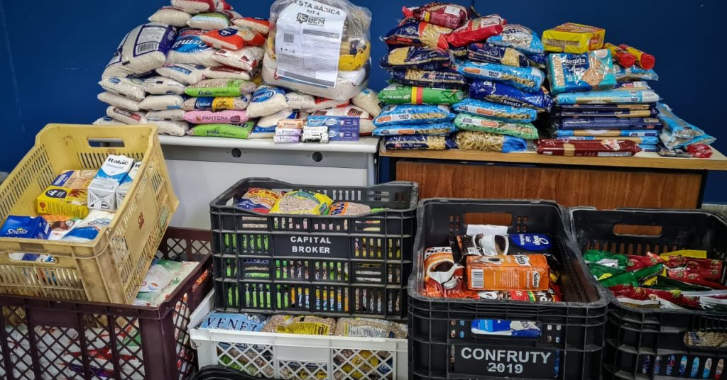 1404 Arrecadacao alimentos Educacao Contra a Fome