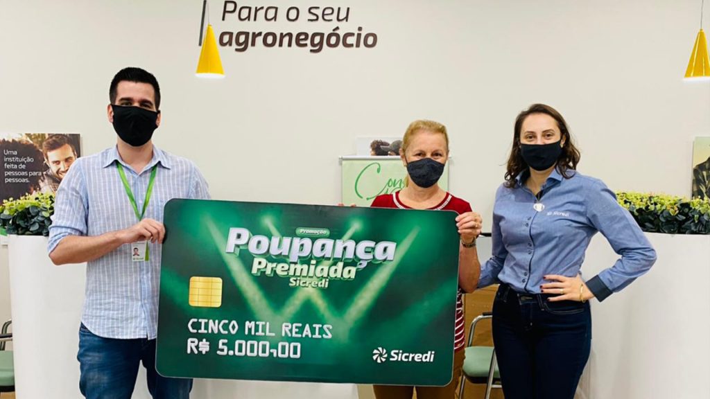 Associada Sicredi de Palotina PR ganha R 5 mil em campanha de incentivo a poupanca