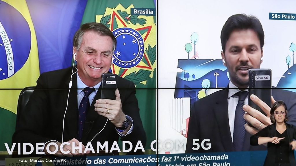 Bolsonaro recebe primeira videochamada com 5G