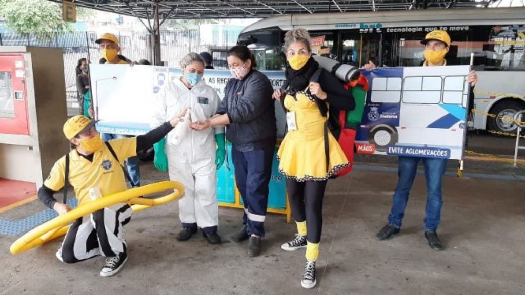 Terminal Piraporinha da EMTU/SP recebe ação com esquetes teatrais em apoio ao Maio Amarelo