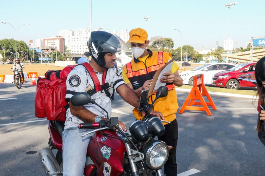 Principais vítimas no trânsito, motociclistas são alvo de ação educativa em São Bernardo