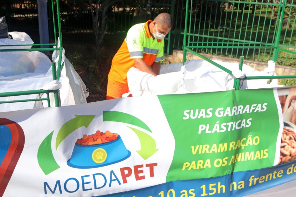 Moeda Pet acontece no portão principal do Parque Central neste sábado