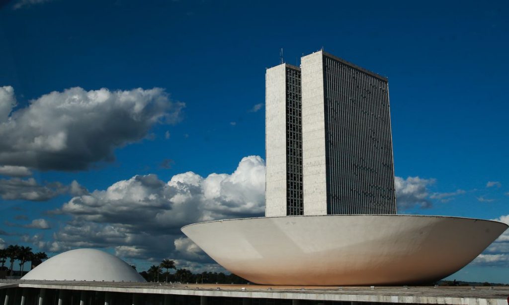 monumentos brasilia cupula plenario da camara dos deputados3103201341