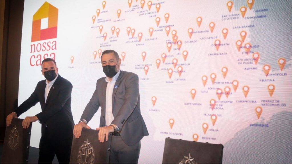 Fernando Marangoni participa de assinatura para 10 mil novas moradias