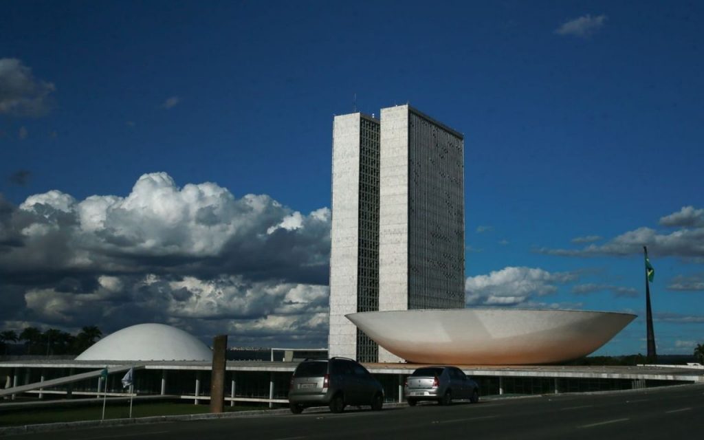 Câmara aprova texto-base do novo código eleitoral