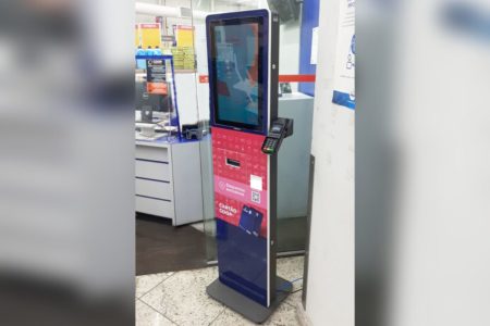 COOP implanta terminal de autosserviço para cartões de crédito próprio
