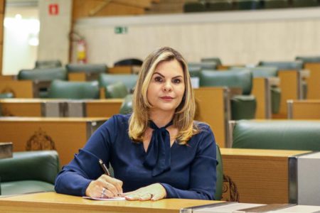 Carla Morando pede cassação de Douglas Garcia ao Conselho de Ética da Alesp