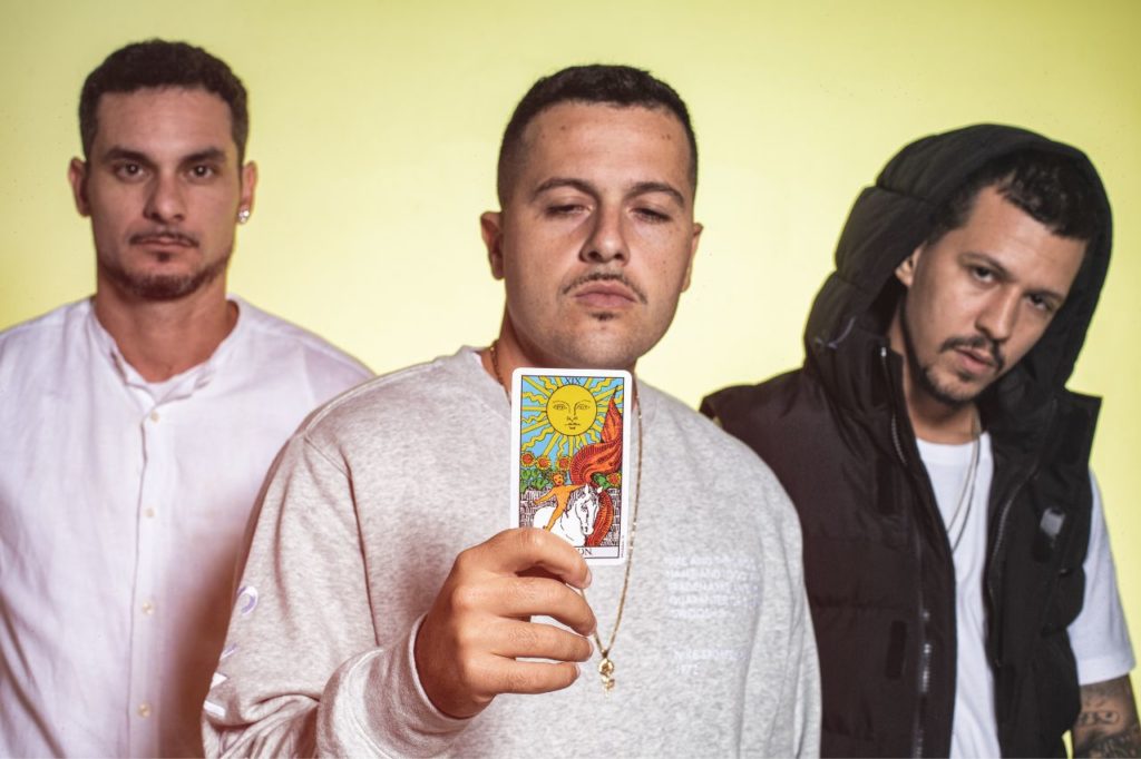 Depois de dois anos, trio de rap 3030 lança novo álbum Arcano 19