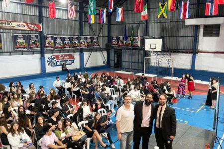 Estudantes do Colégio Singular participam de simulações das Nações Unidas