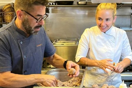 Chef Melchior Neto desembarca em Barcelona e prepara pratos especiais em restaurante local