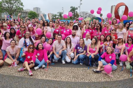 Luciana Garcia e Ana Carolina Serra realizam caminhada em Santo André