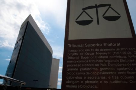 Justiça Eleitoral recebe 10,8 mil denúncias de propaganda irregular