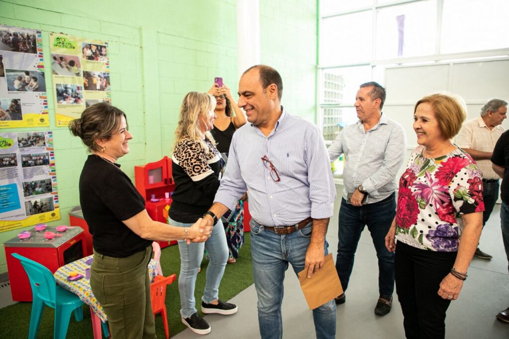 Auricchio entrega a revitalização de mais uma escola de Educação Infantil no Bairro Cerâmica