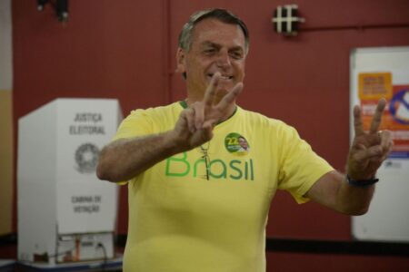 Bolsonaro diz estar confiante na vitória