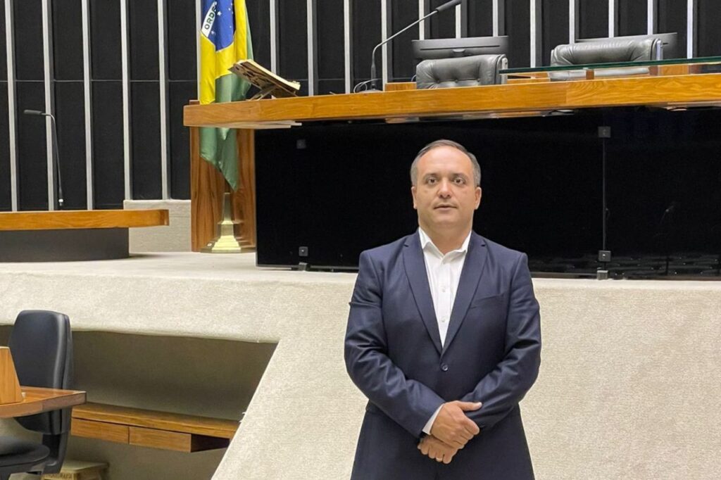 Deputado Federal eleito, Marcelo lima visita Plenário da Câmara em Brasília
