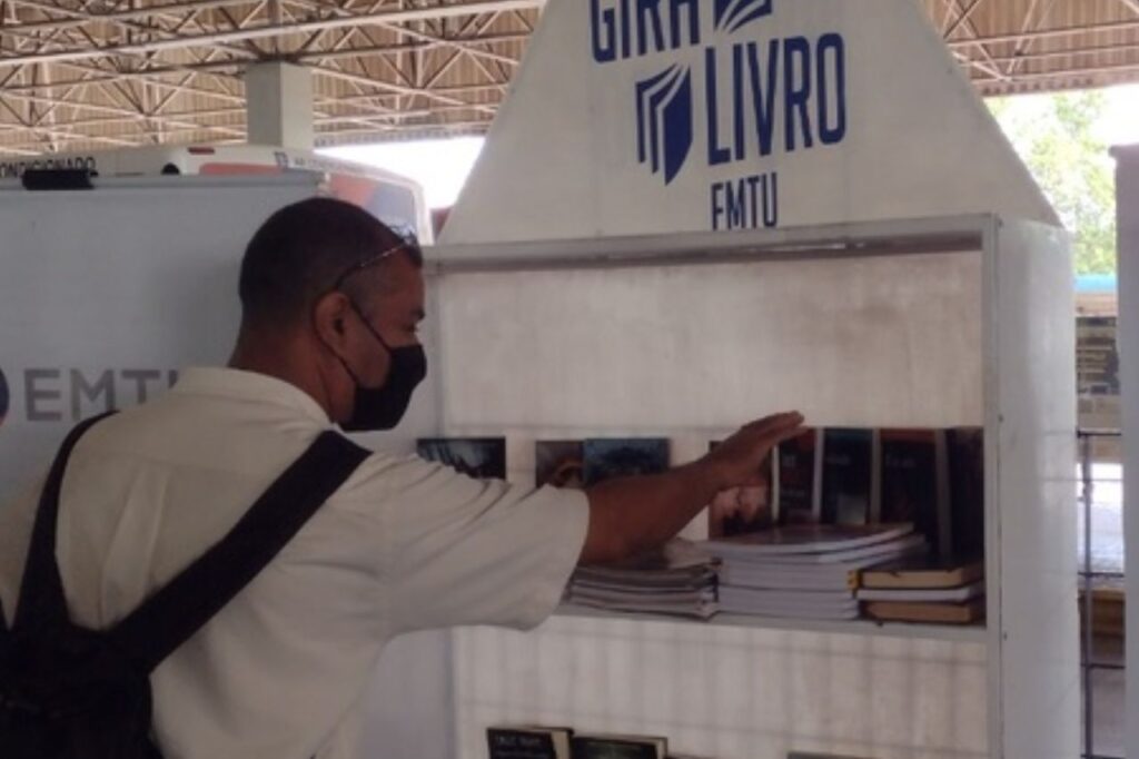 EMTU vai distribuir 2 mil livros nos terminais metropolitanos durante a Semana Senac de Leitura