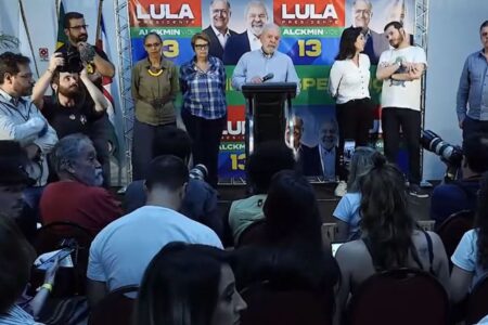 Lula diz que vai aumentar o número de universidades no Brasil