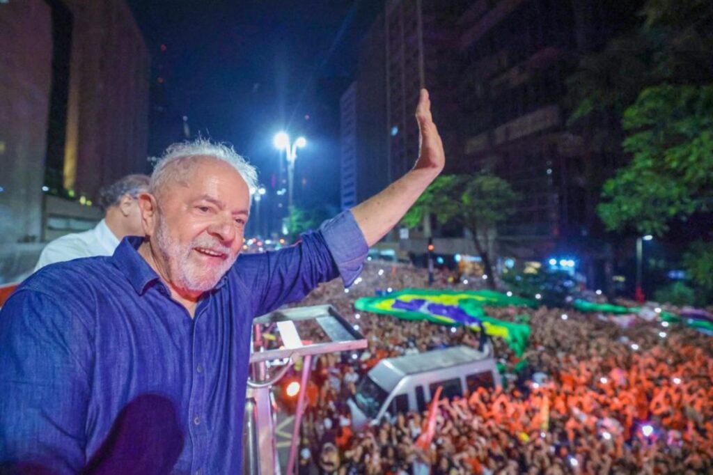 Nas redes sociais, lideranças globais saúdam Lula pela vitória