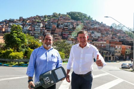 Prefeito Orlando Morando inicia Mais Luz no Cafezal, região do Montanhão