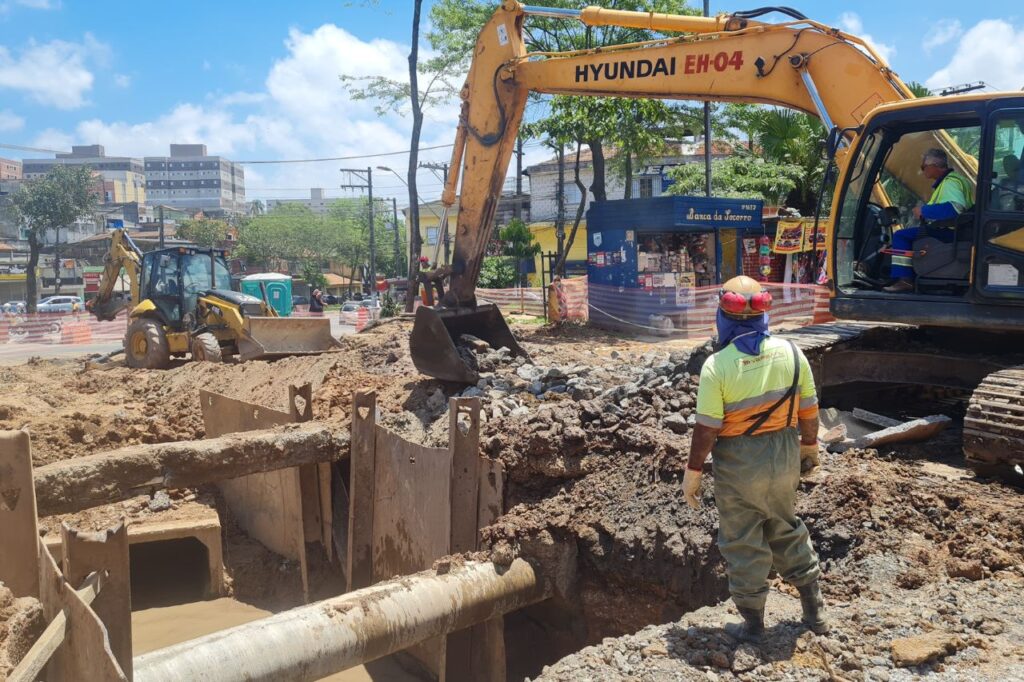 Santo André realiza obra para combater alagamentos na região do Córrego dos Missionários