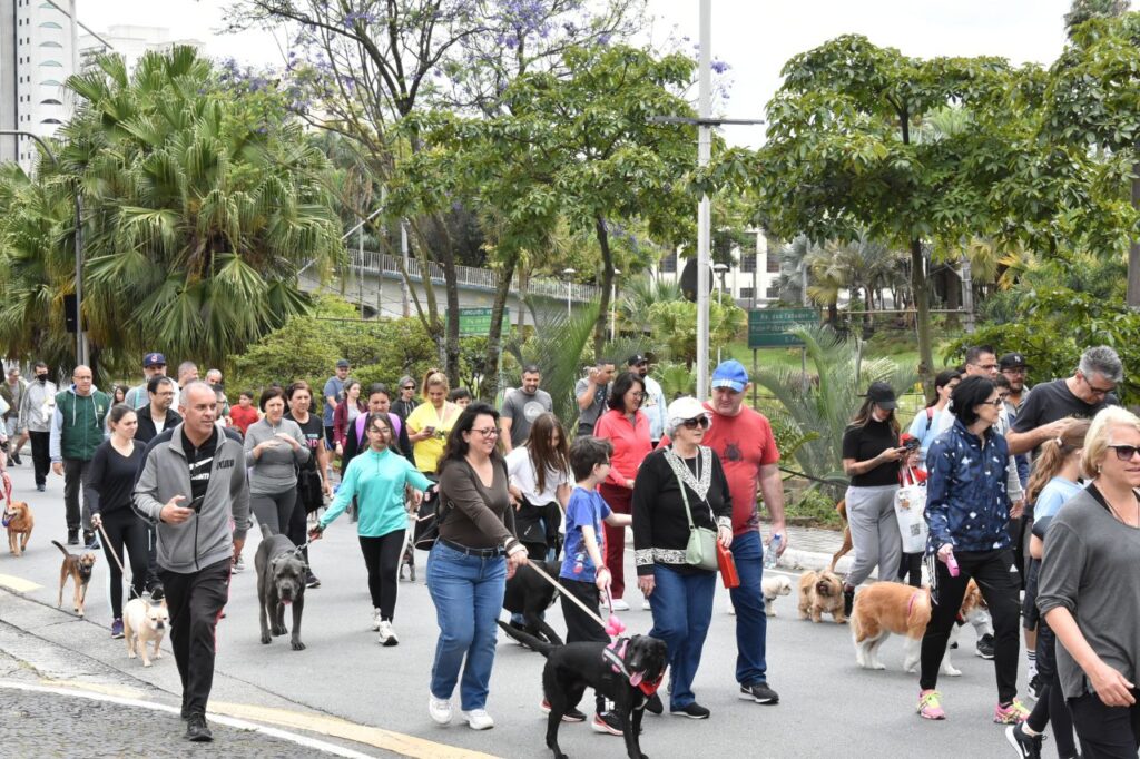 1.500 pessoas prestigiam Cãominhada em Santo André