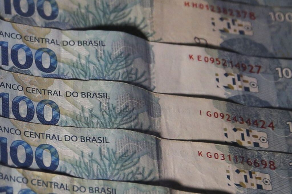 Arrecadação federal atinge R$ 205,47 bilhões em outubro