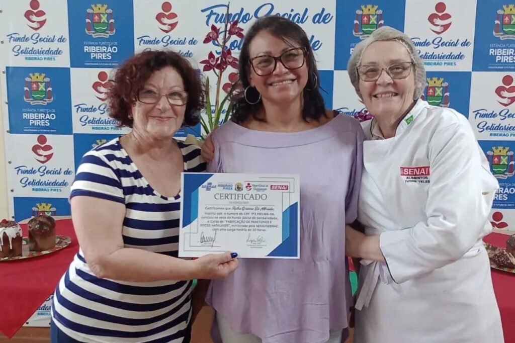 A Presidente do FSS, Lígia Volpi, a aluna Rúbia de Almeida e a professora Ivone Ferri