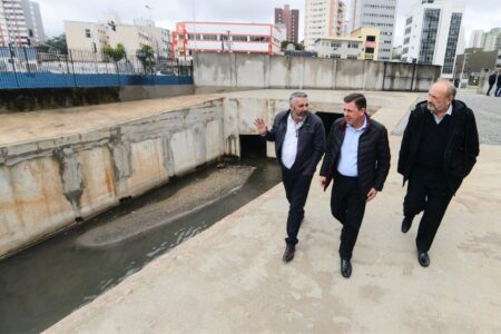 Prefeito Orlando Morando entrega canalização do Córrego dos Lima e recapeamento da Jurubatuba