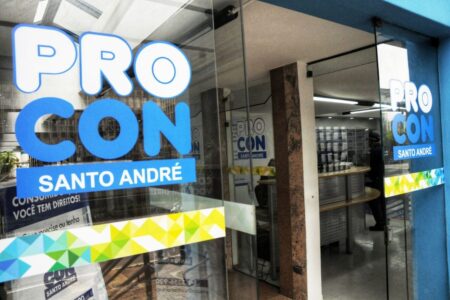 Procon Santo André alerta consumidores sobre aliciamento de clientes por clínicas odontológicas